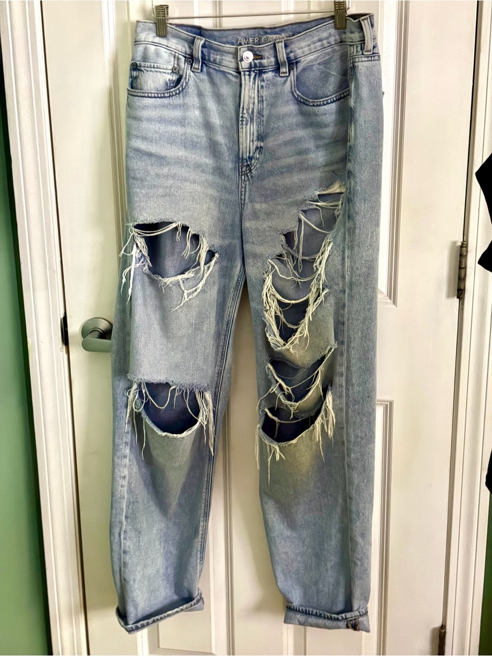 American Eagle Outfitters Light Blue Distressed Boyfriend Jeans